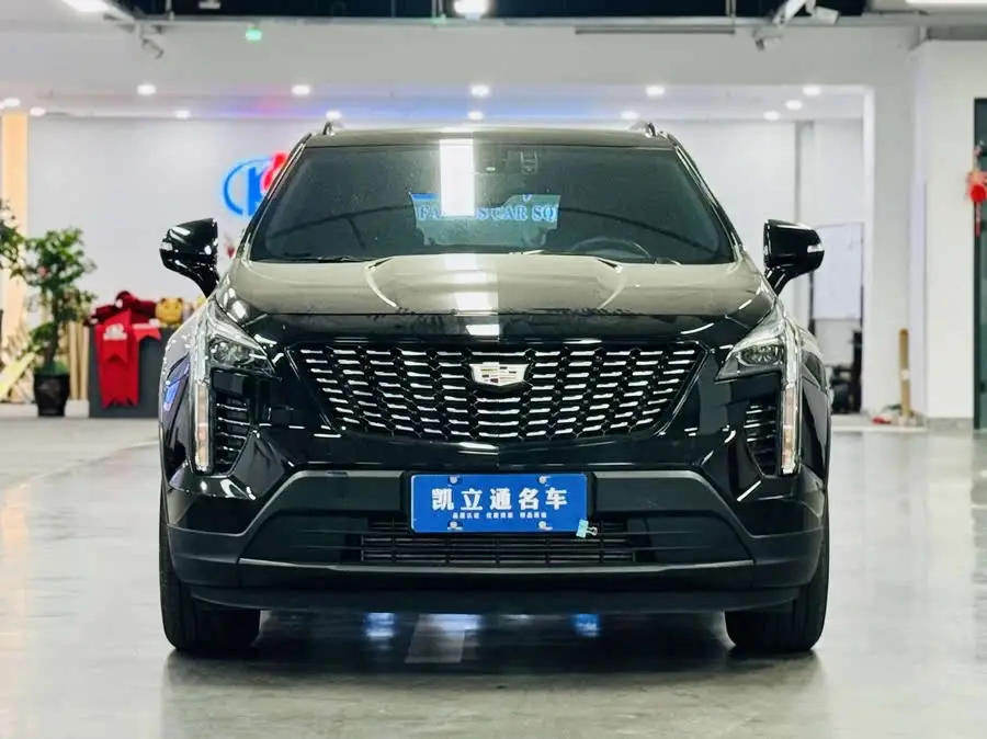 Cadillac XT4 2023 28T FWD Luxury