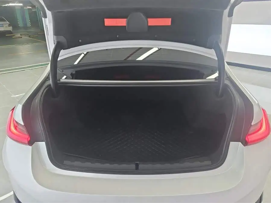 بي إم دبليو i3 2022 eDrive 35 L