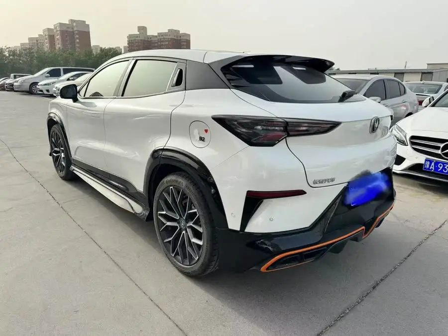 تشانغن UNI-T 2022 1.5T إصدار الملاحة الذكية