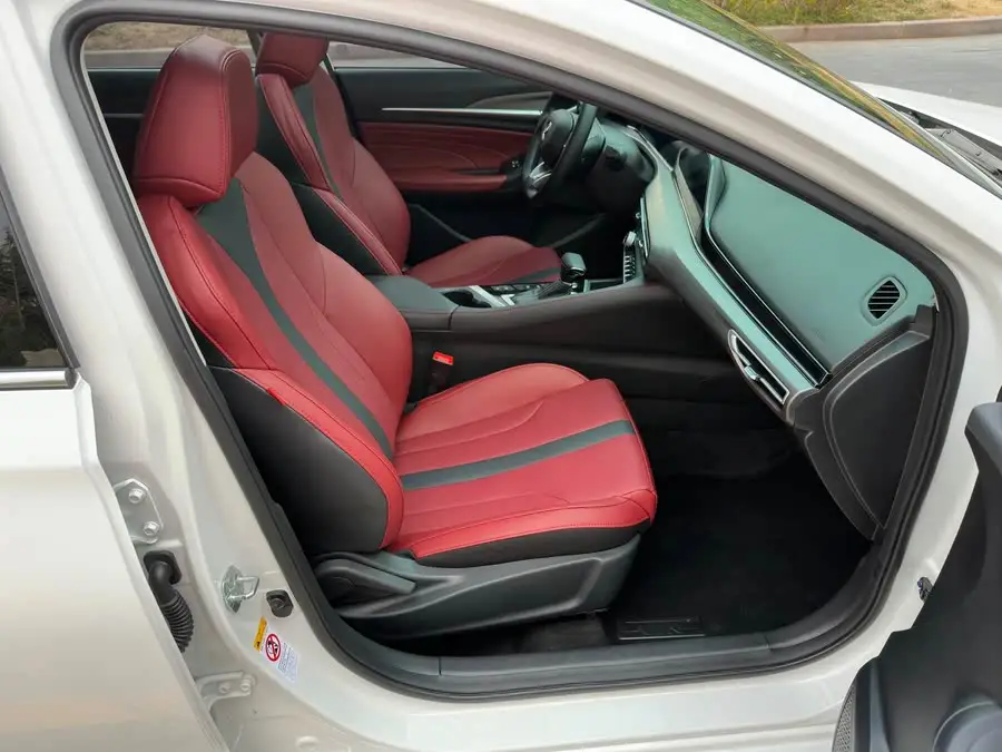 ييدونغ 2021 بلس بلو ويل NE 1.4T GDI DCT بريميوم