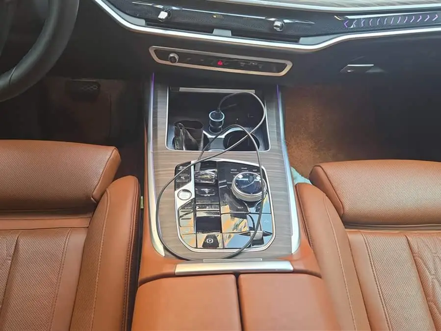 بي إم دبليو X7 2023 xDrive40i طراز إداري حزمة M الرياضية