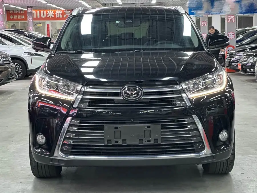 Highlander 2018 2.0T AWD Premium 7-Seater National VI