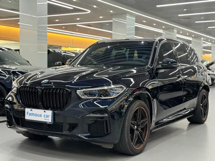 بي إم دبليو X5 2022 xDrive 40Li حزمة M الرياضية