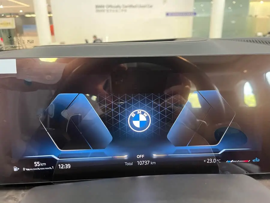 بي إم دبليو X5 2023 xDrive 30Li حزمة الرياضة M الفاخرة