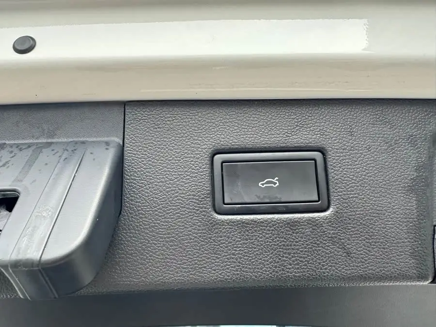 تيرون 2023 330TSI دفع ثنائي فئة الرفاهية بلس النسخة المتقدمة