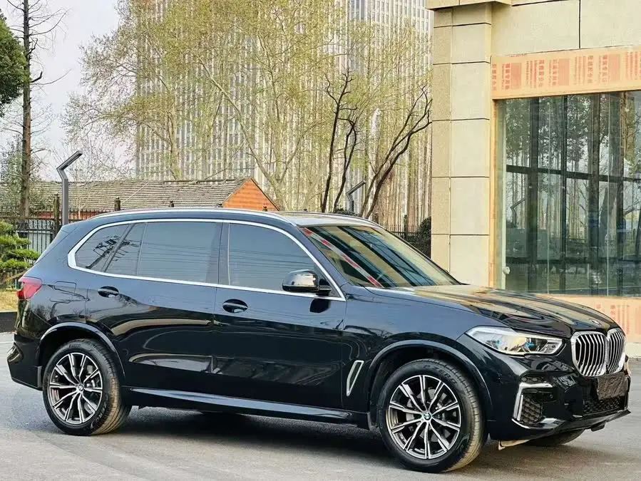 بي إم دبليو X5 2023 xDrive 30Li باقة M الرياضية الفاخرة