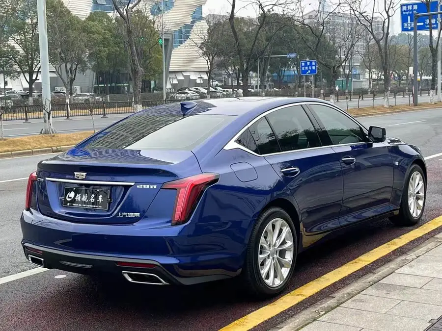 كاديلاك CT5 2023 28T الفاخرة (الإصدار القياسي)