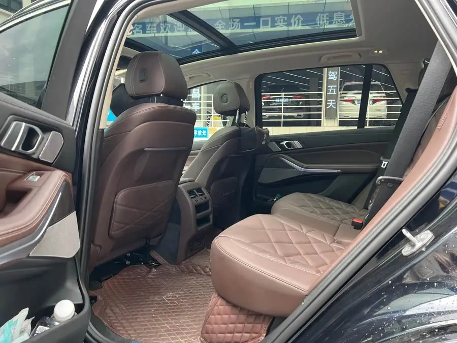 بي إم دبليو X5 2022 طراز معدل xDrive 30Li مجموعة M الرياضية