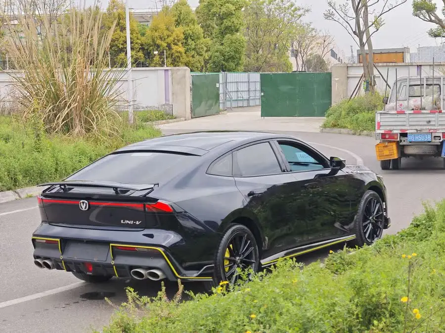 Changan UNI-V 2022 1.5T Sport Edition