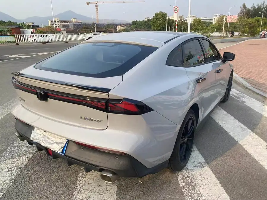 Changan UNI-V 2023 1.5T Premium