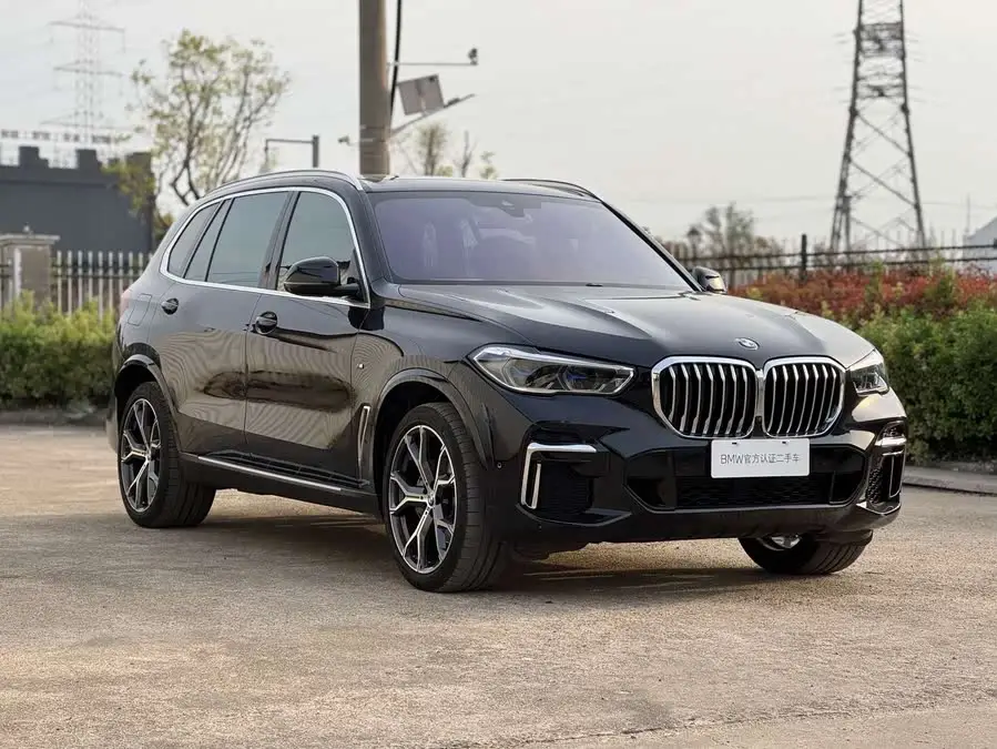 بي إم دبليو X5 2022 فئة محدثة xDrive 40Li حزمة رياضية M