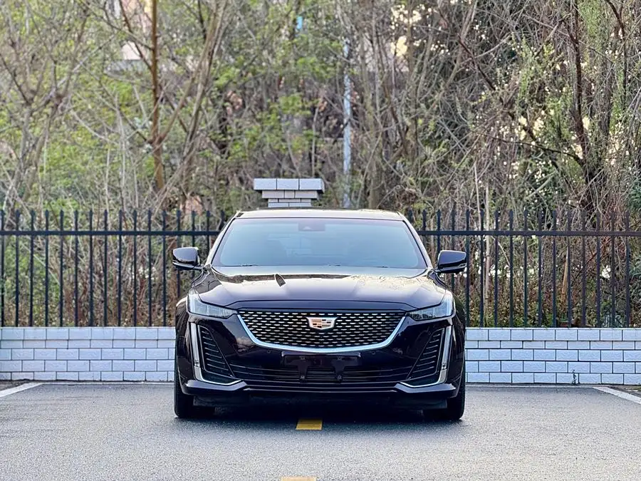 كاديلاك CT5 2020 طراز مُعدل 28T فاخرة