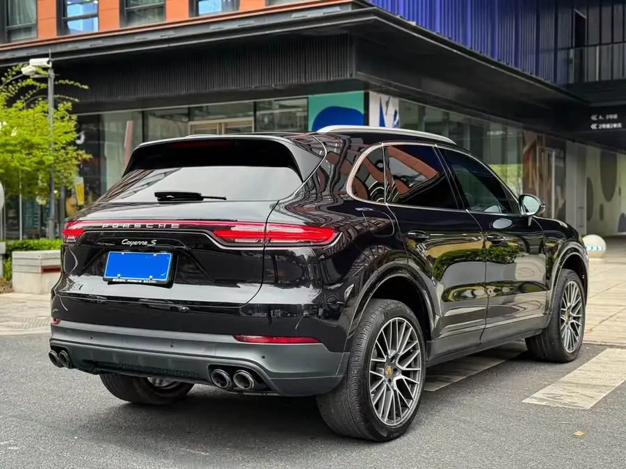 2022 Cayenne 3.0T Platinum Edition