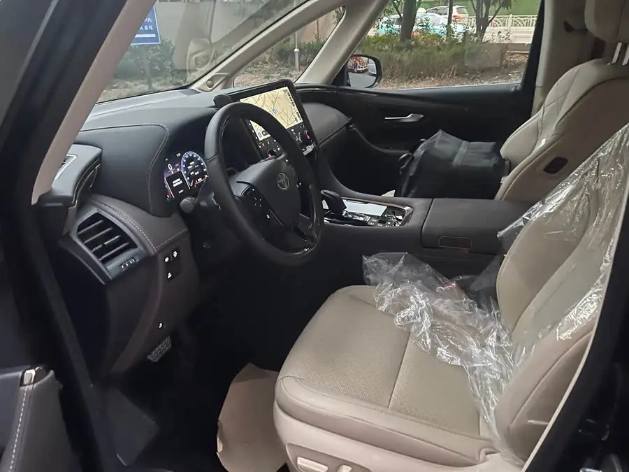 ألفارد 2024 هجين 2.5 لتر إصدار بريميوم