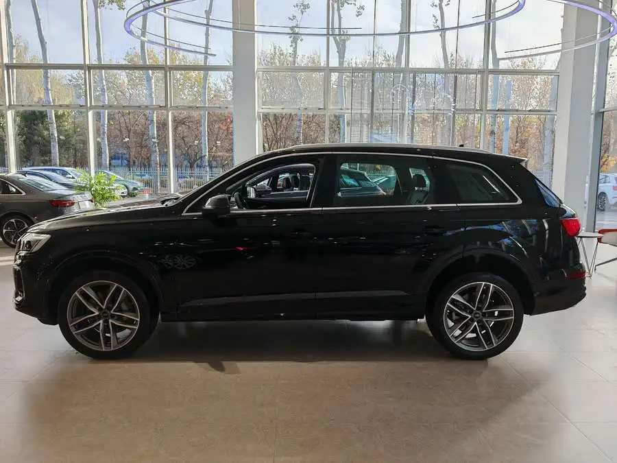 Audi Q7 2024 55 TFSI quattro S line Sport