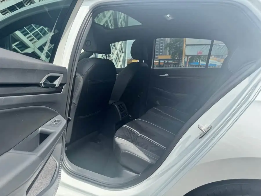 غولف 2021 280TSI DSG R-Line