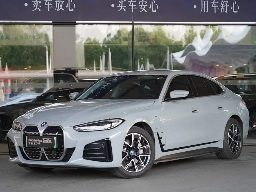 BMW i4 2023 eDrive35