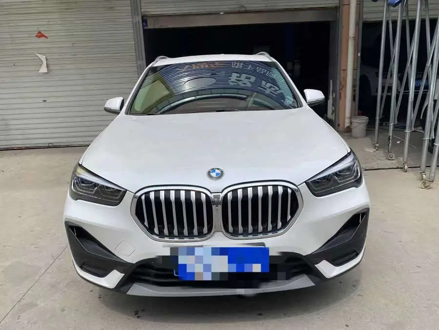 بي إم دبليو X1 2021 طراز مُعدل sDrive20Li فاشن