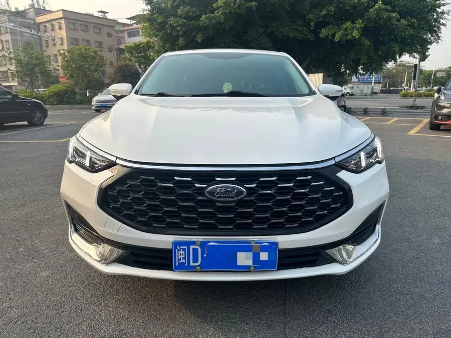 فورد فوكس 2021 1.5 لتر أوتوماتيكي إصدار الماس