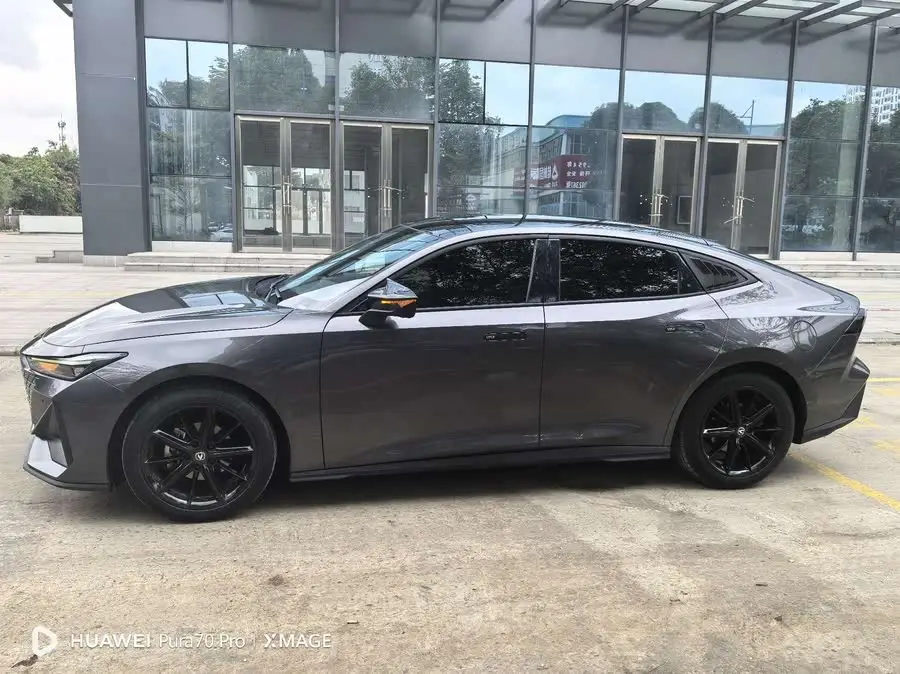 Changan UNI-V 2022 1.5T Premium