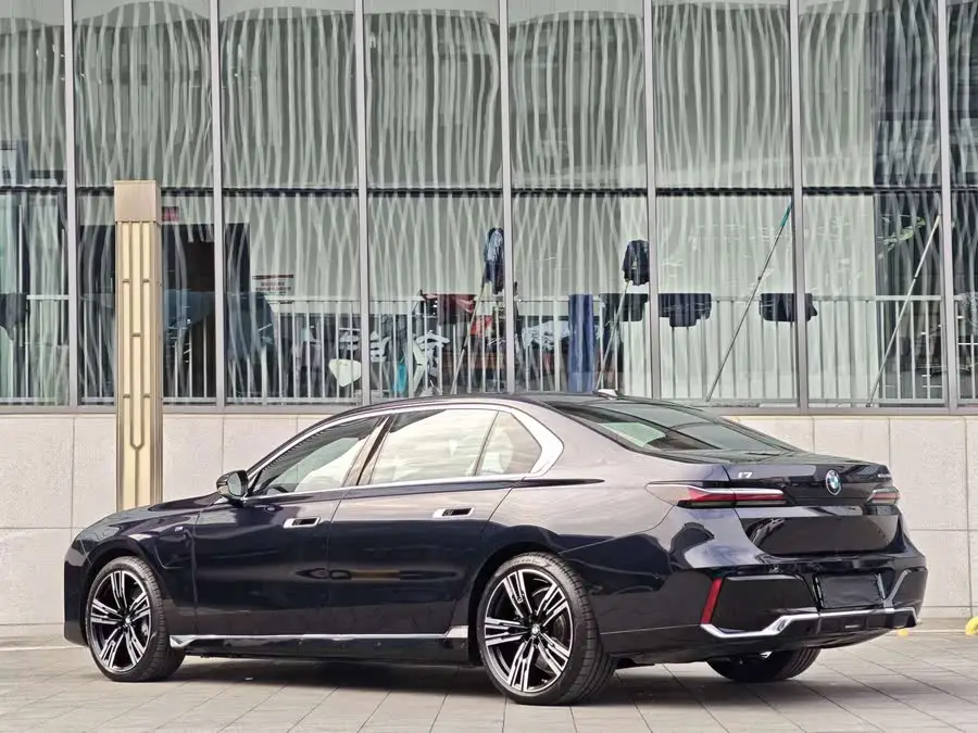 BMW i7 2023 eDrive50L Exclusive M Sport Package