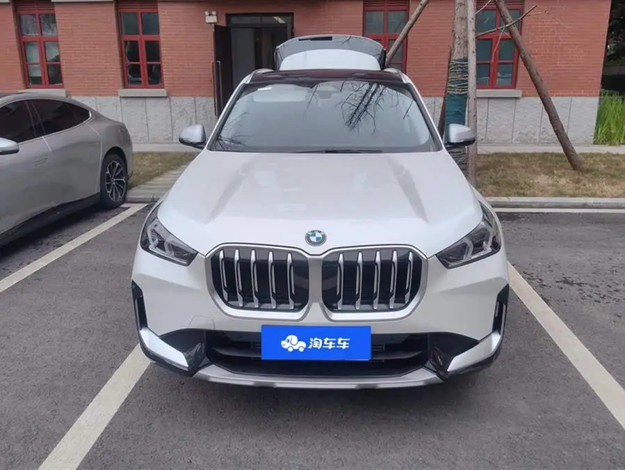 بي إم دبليو X1 2023 sDrive20Li حزمة تصميم X