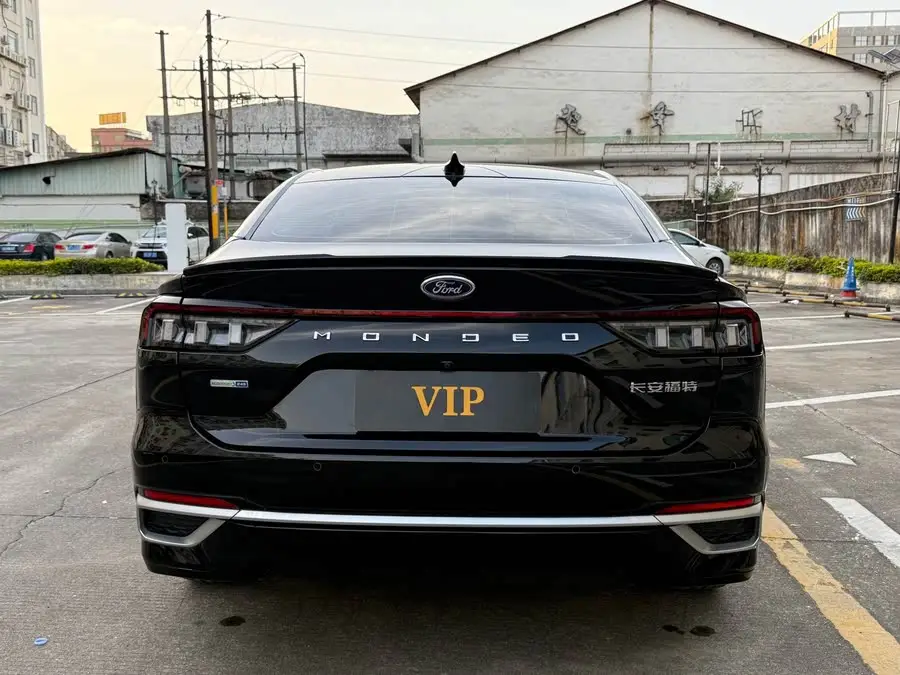 فورد مونديو 2022 الطراز المحدّث EcoBoost 245 تيتانيوم