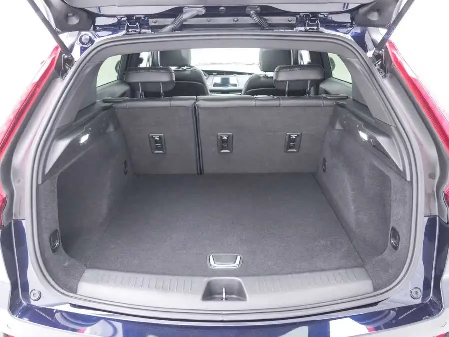 كاديلاك XT4 2021 28T دفع ثنائي تقنية