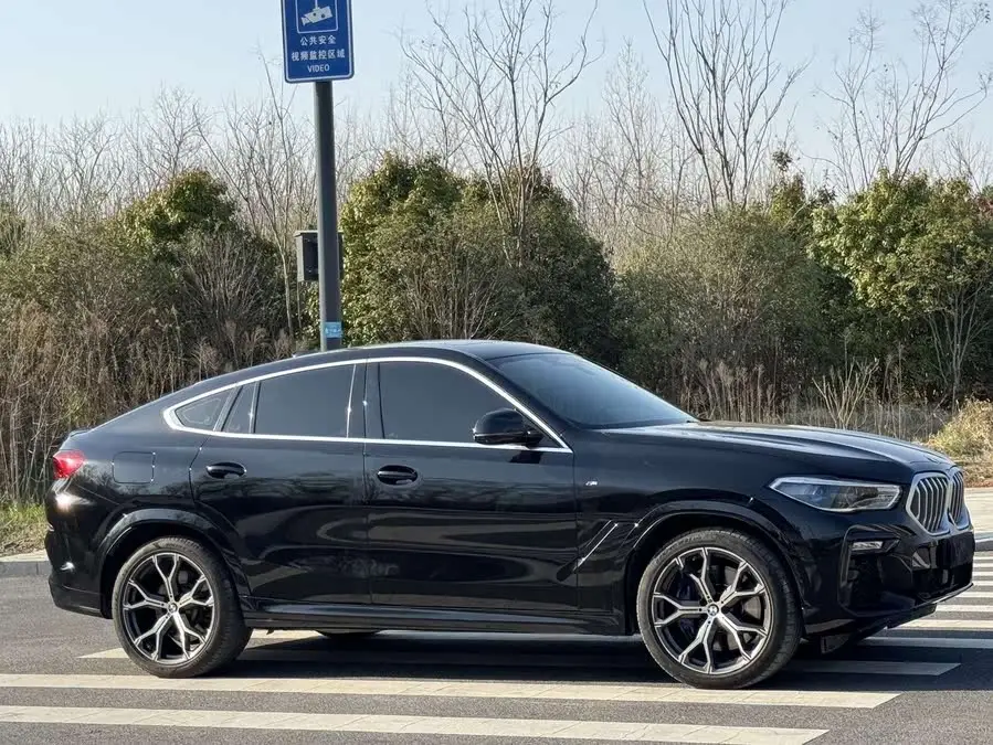 بي إم دبليو X6 2020 xDrive40i الفئة الفاخرة حزمة M الرياضية