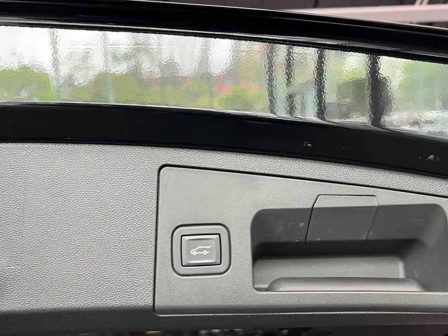 Cadillac XT4 2024 28T Luxury FWD