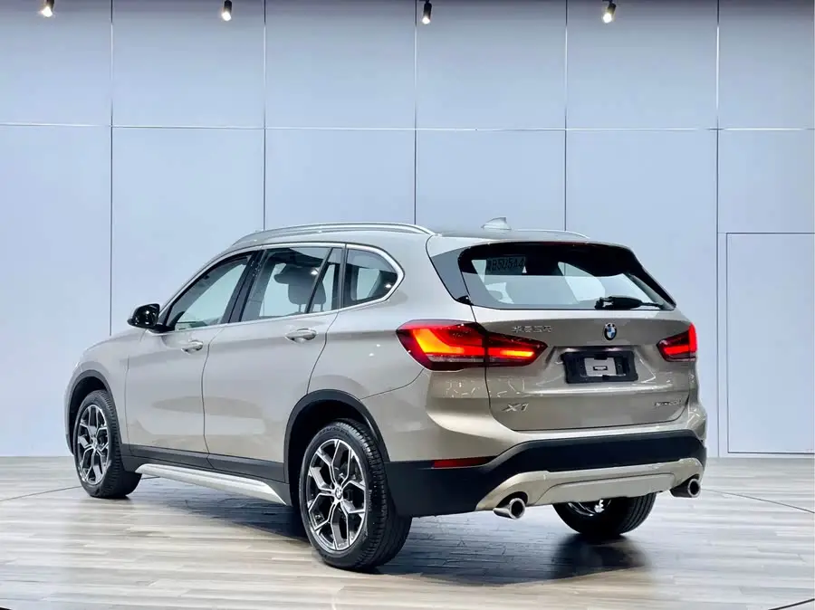 بي إم دبليو X1 2022 sDrive20Li الفاخرة