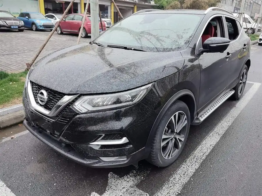 2022 نيسان قاشقاي 2.0 لتر CVT XV بريميوم النسخة الفاخرة