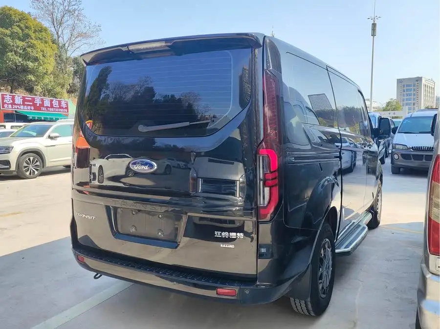 فوتون ترانسفان 2023 2.0T ديزل أوتوماتيكي للسفر التجاري قاعدة عجلات قصيرة سقف منخفض 7/8/9 مقاعد