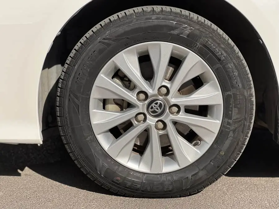 كورولا 2019 هايبرد 1.8 لتر E-CVT GL-i النسخة الرائدة