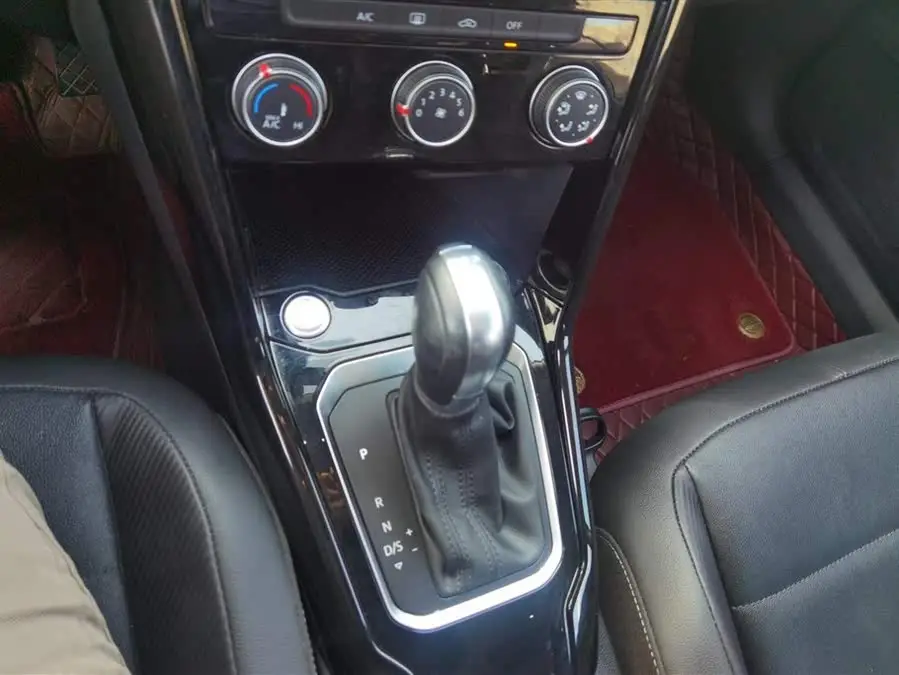 T-ROC 2020 طراز 280 TSI DSG دفع ثنائي نسخة الراحة