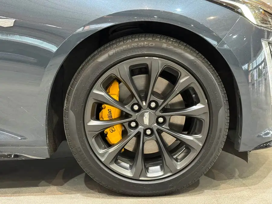 كاديلاك CT5 2020 طراز مُعدل 28T نموذج رياضي متقدم