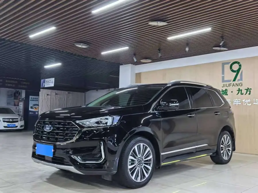 Ford Edge 2021 PLUS EcoBoost 245 Two-Wheel Drive Luxury 7-Seater