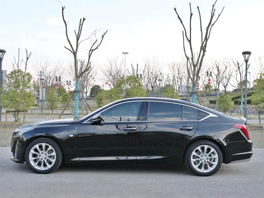 كاديلاك CT5 2022 28T الفاخرة