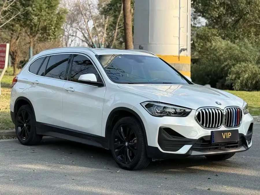 بي إم دبليو X1 2022 sDrive20Li إصدار الموضة