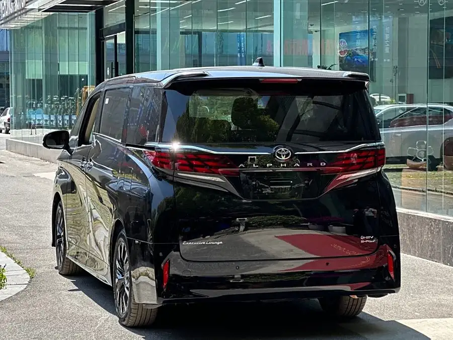 ألفارد 2024 نسخة الدفع المزدوج 2.5 لتر المتميزة