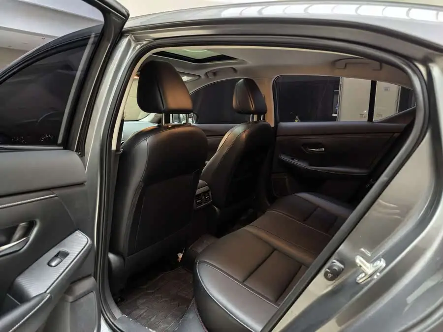 2021 نيسان سيلفي 1.6L XL CVT إصدار الاستمتاع