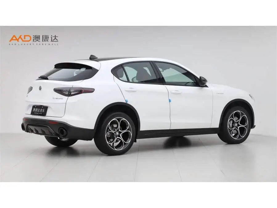 2023 Stelvio 2.0T 280HP Veloce Track Edition