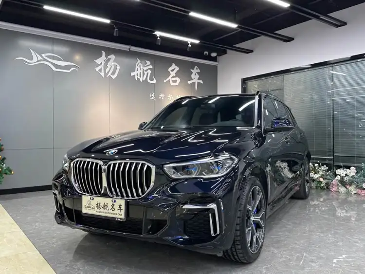 BMW X5 2022 xDrive 40Li M Sports Package