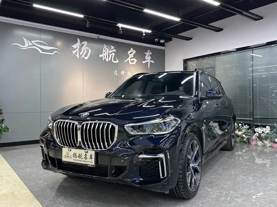 بي إم دبليو X5 2022 xDrive 40Li حزمة الرياضة M
