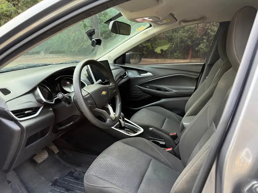 2021 شيفروليه كافاليير 325T أوتوماتيكي إكسينيو