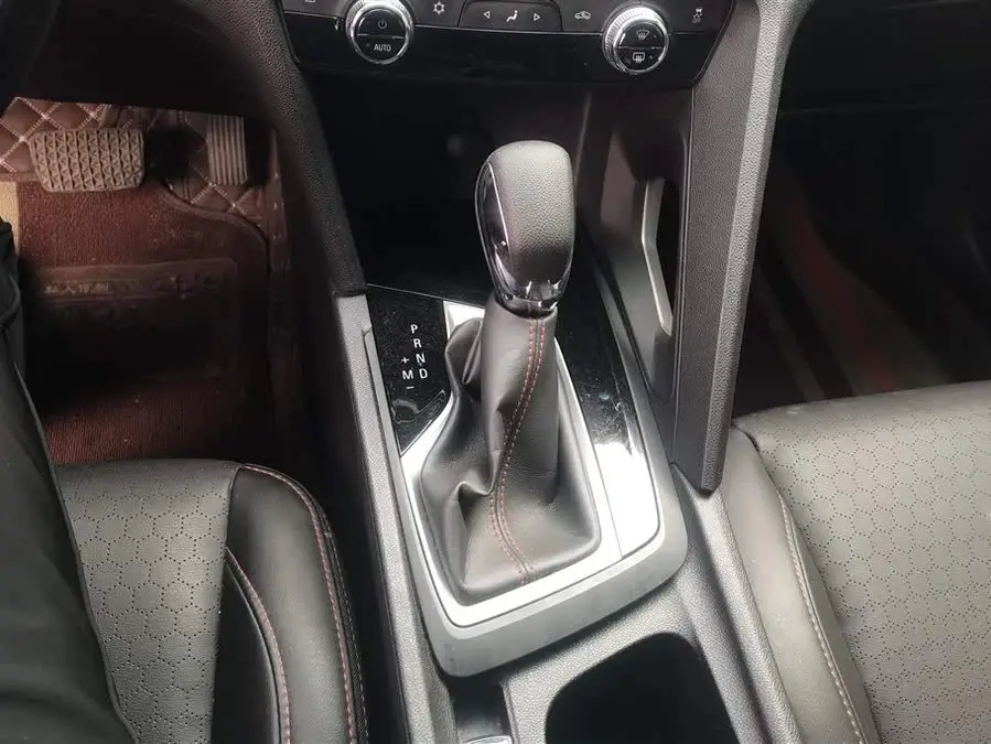 Wuling 2020 Model Light Hybrid Redline 530T Automatic Enjoy Version (5+2 Seater)