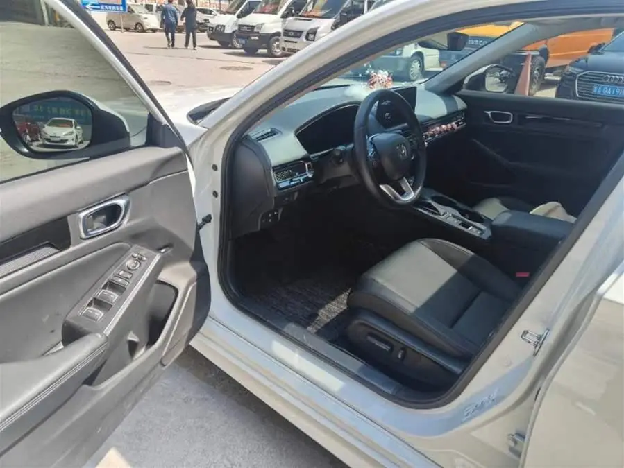 2023 Model HATCHBACK 240TURBO CVT Phantom Night Luxury Edition