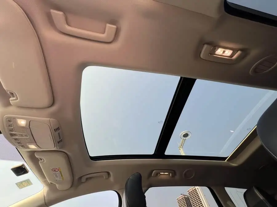 2021 Ford Edge PLUS EcoBoost 245 Two-Wheel Drive Luxury 7-Seater