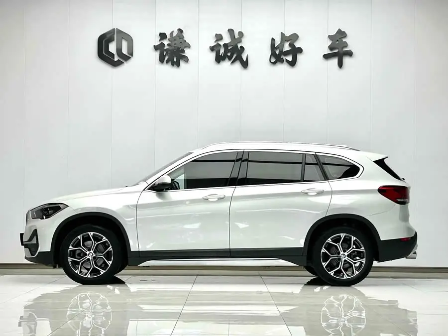 بي إم دبليو X1 2021 طراز مُحسّن sDrive20Li الحصري