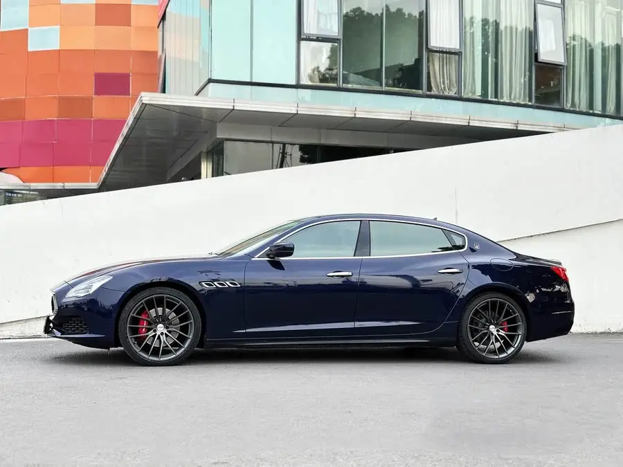 الرئيس 2018 طراز 3.0T النسخة القياسية